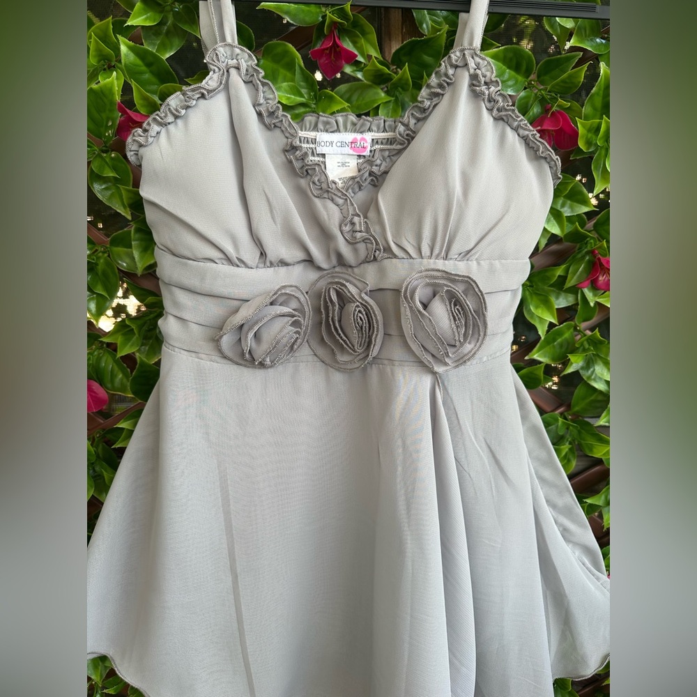 Gray Ruffled Flowy Top - Picture 5 of 10